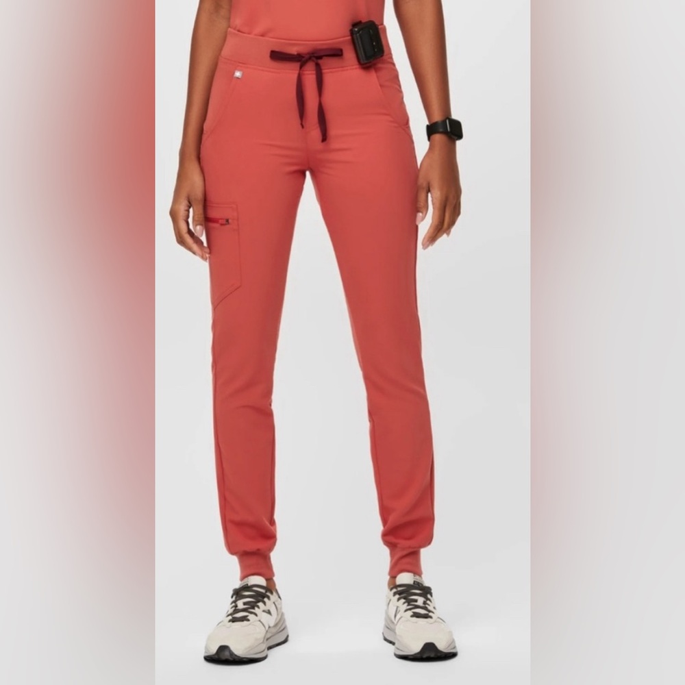 Zamora FIGS Scub bottoms in CLAY XSP